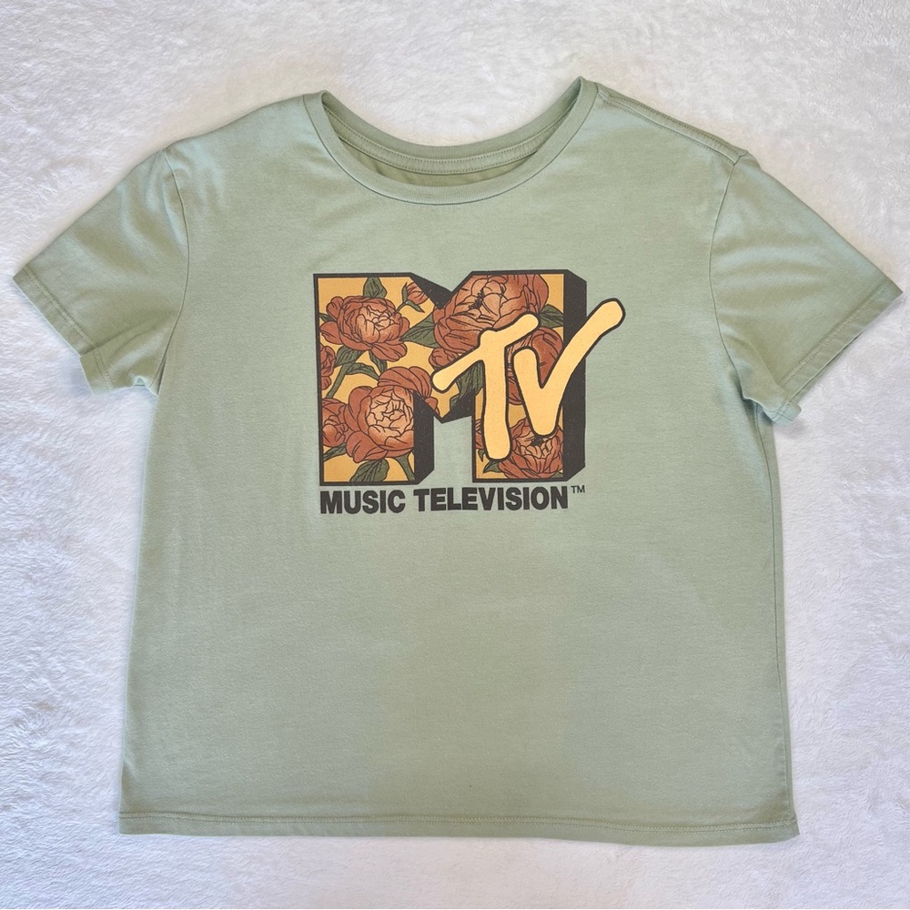 MTV Grapic Tee Floral Letters Light Green Short Sleeve size Large